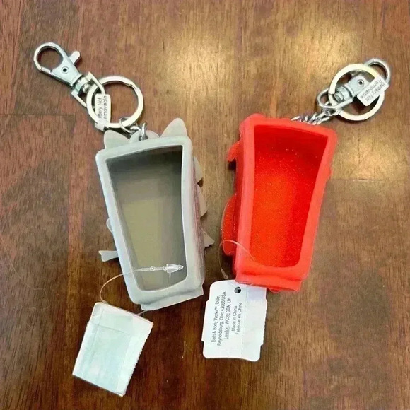 NWT Bath Body Works Pocket Bac Hand Sanitizer Holders Set Of 2 Christmas Holiday - Picture 3 of 5